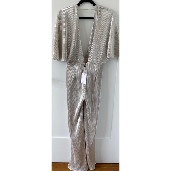 Lovers + Friends Harper Jumpsuit ‼️NWT‼️ - Picture 5 of 8